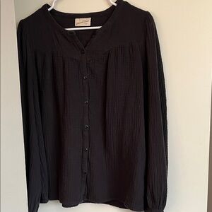 Universal Thread Black Button-Front Lightweight Blouse